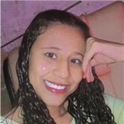 Profesor de español imparte clases a niños de todas las edadea